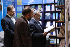 بازدید ریاست محترم دانشگاه بین المللی مذاهب اسلامی از غرفه‌های دانشگاه در سی و ششمین نمایشگاه کتاب تهران
