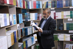 بازدید ریاست محترم دانشگاه بین المللی مذاهب اسلامی از غرفه‌های دانشگاه در سی و ششمین نمایشگاه کتاب تهران