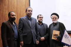 نشست علمی با عنوان فهم در علوم انسانی به همراه رونمایی از کتاب تاریخ فلسفه اثر خولیان ماریاس ترجمه دکتر سیدمحمدتقی شاکری عضو هیات علمی دانشگاه مذاهب اسلامی