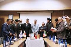 گزارش تصویری// دیدار رئیس دانشگاه بین‌المللی مذاهب اسلامی و سفیر کشور ژاپن در ایران