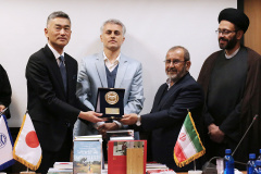 گزارش تصویری// دیدار رئیس دانشگاه بین‌المللی مذاهب اسلامی و سفیر کشور ژاپن در ایران