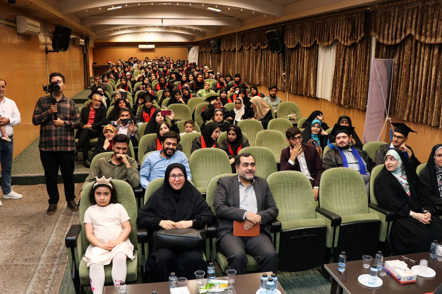 گزارش تصویری مراسم دانش‌آموختگی دانشجویان دانشگاه بین‌المللی مذاهب اسلامی در واحد مرکزی