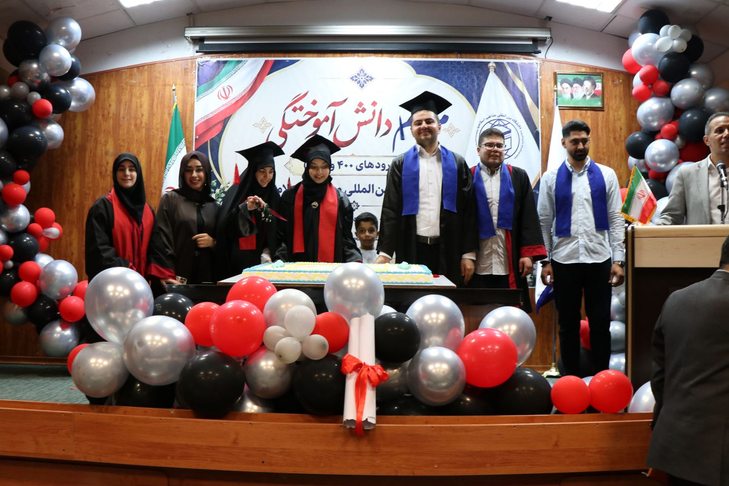 گزارش تصویری مراسم دانش‌آموختگی دانشجویان دانشگاه بین‌المللی مذاهب اسلامی در واحد مرکزی
