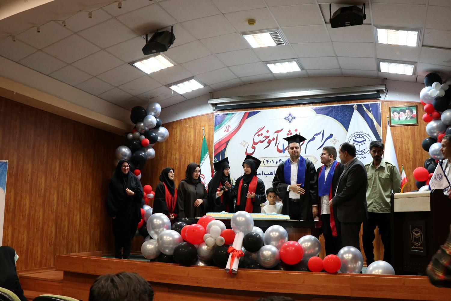 گزارش تصویری مراسم دانش‌آموختگی دانشجویان دانشگاه بین‌المللی مذاهب اسلامی در واحد مرکزی