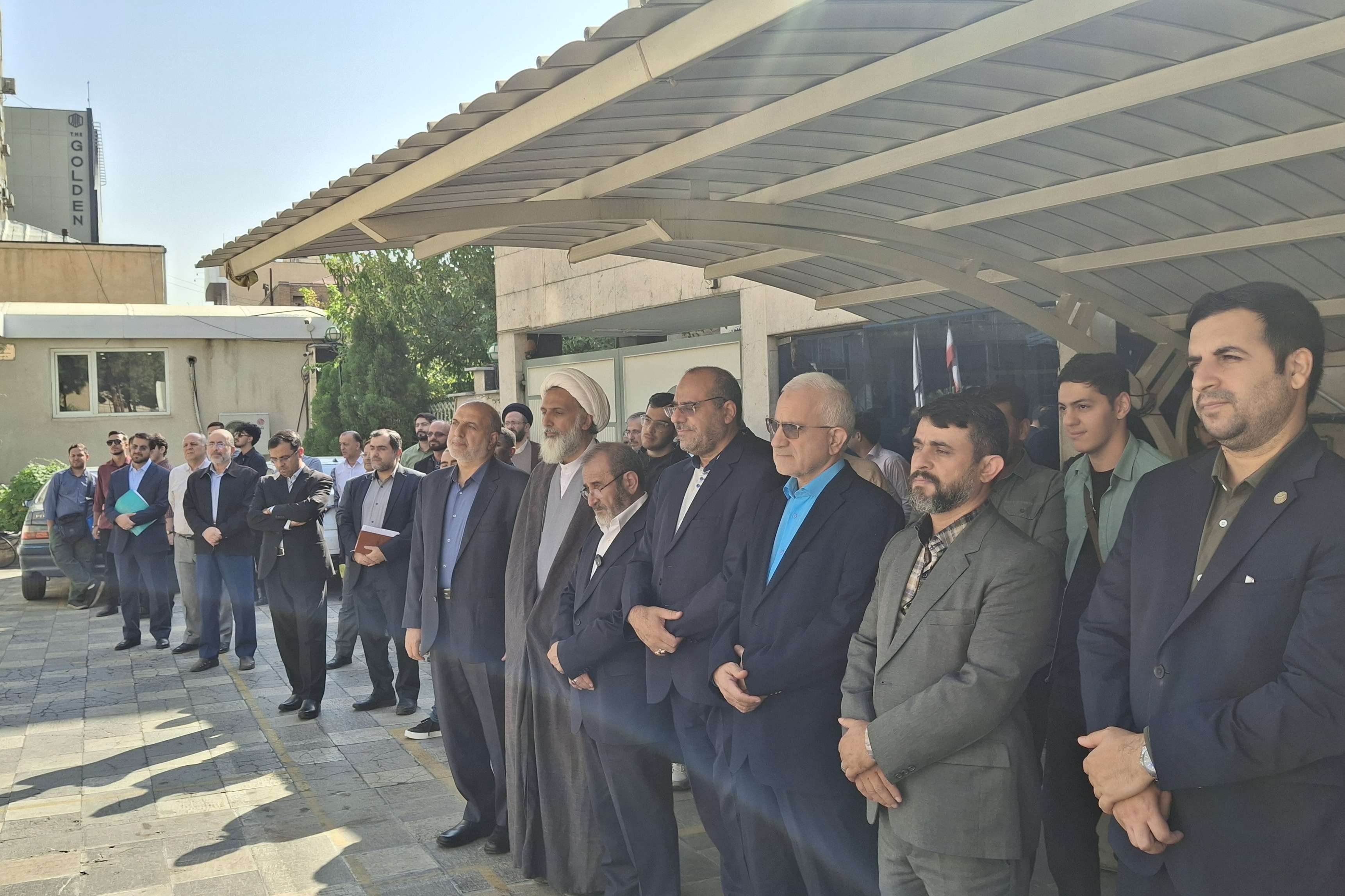 مراسم بازگشایی حضوری دانشگاه بین المللی مذاهب اسلامی و اهتزاز پرچم مقدس ایران